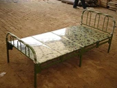 Expanderbar campingsäng